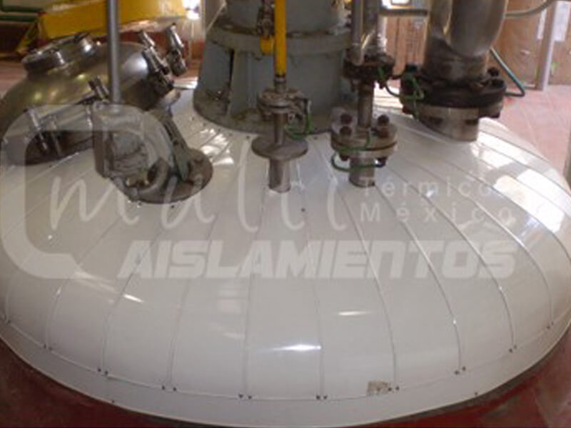 Aislamiento tanque acabado aluminio blanco